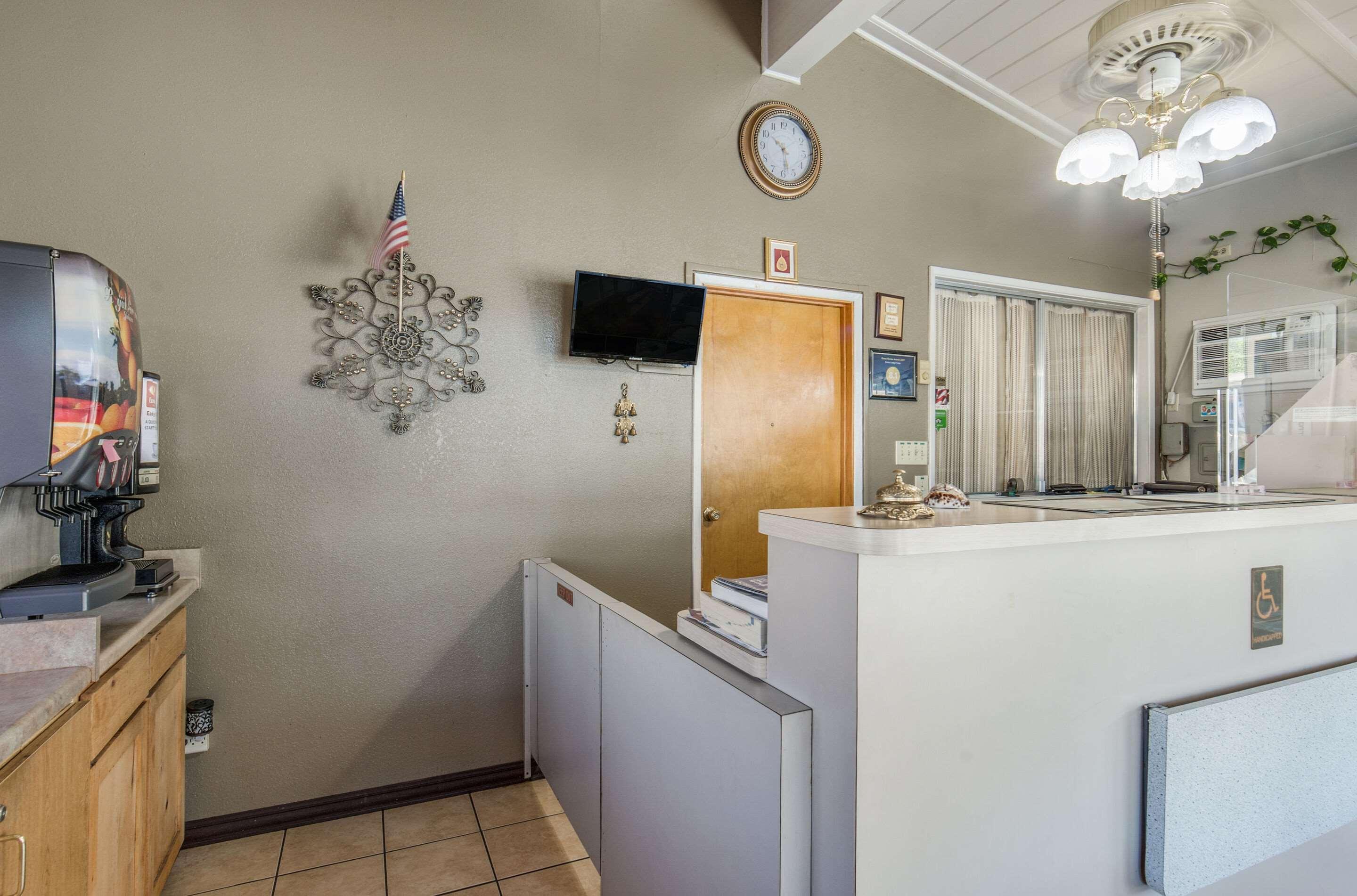 Econo Lodge Inn & Suites Yreka Exterior foto
