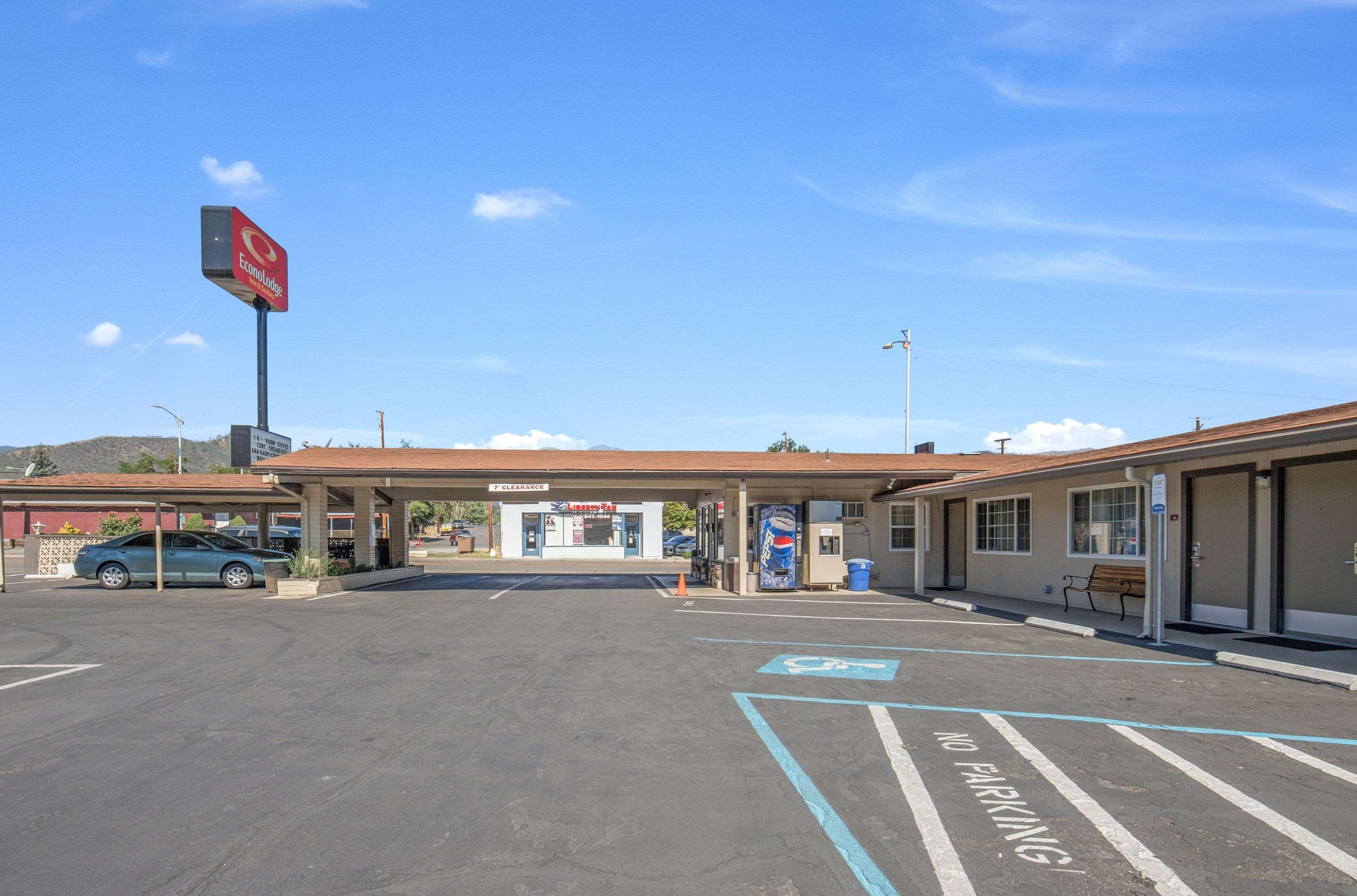 Econo Lodge Inn & Suites Yreka Exterior foto