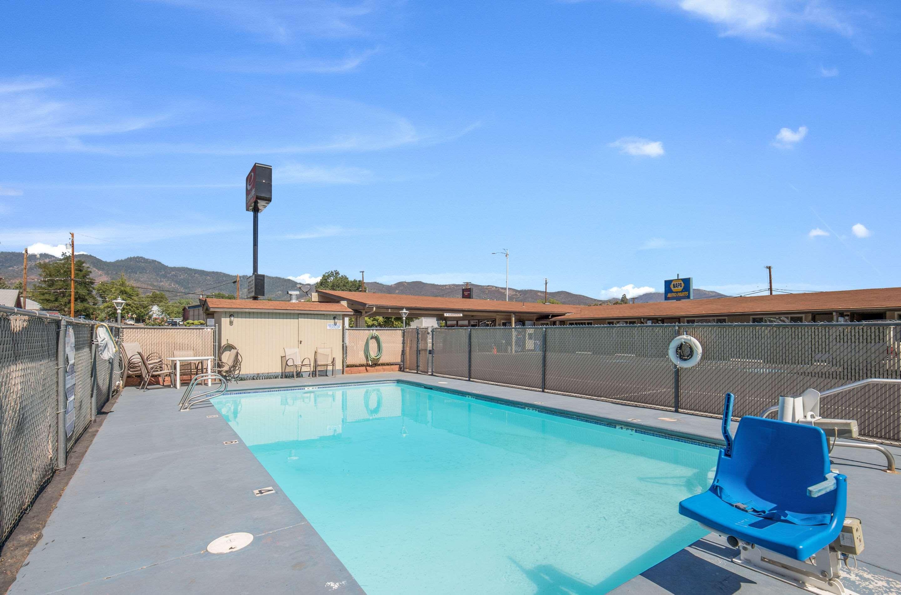 Econo Lodge Inn & Suites Yreka Exterior foto